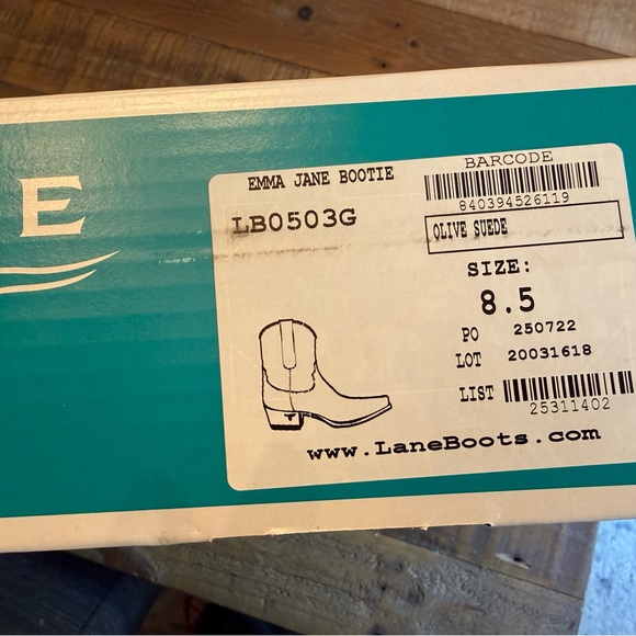 Lane Women’s Emma Jane Suede Western Booties Snip Toe 🫒 Olive Suede SZ8.5 New - Picture 7 of 7